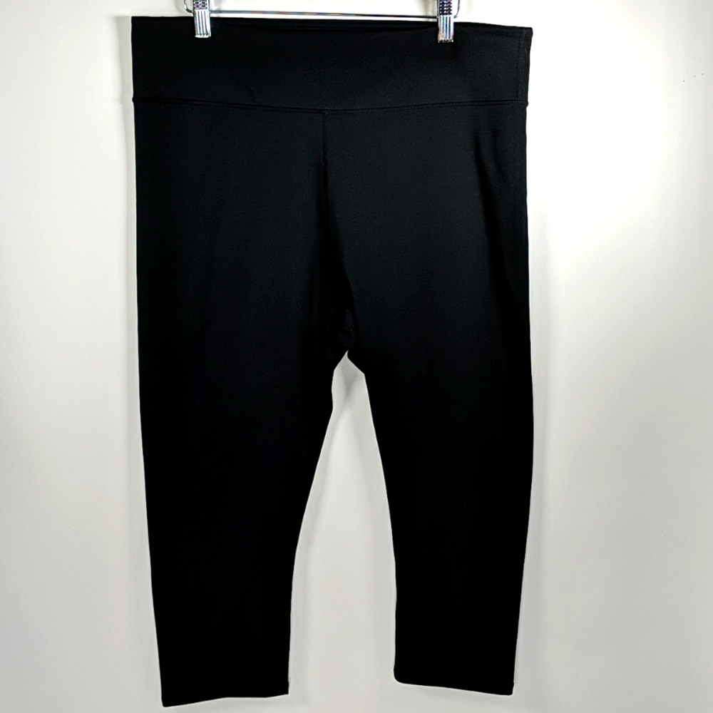 Fabletics black crop workout leggings Size 1X